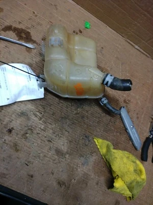 2016 Cadillac XTS Engine Coolant Reservoir Black OEM 13220123 150K Miles Foto 1 de 4