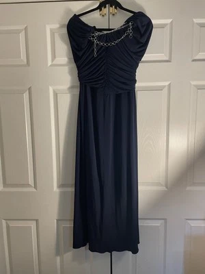 Eliza J 海军蓝吊带正式长晚礼服 8 码 — 第 1/4 张图片