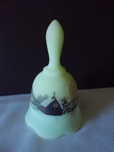 CAMPANA CLASSICA MATTINA DI NATALE VETRO FENTON Chiesa e Frit--1978-C Schaffer - Foto 1 di 6