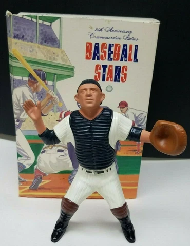 1988 Hartland Statue New York Yankees YOGI BERRA with BOX, no mask Cover
