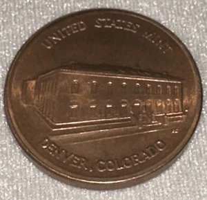 US Mint Department Of The Treasury, Denver, CO Challenge Commemorative Coin [1B2 - Picture 1 of 3