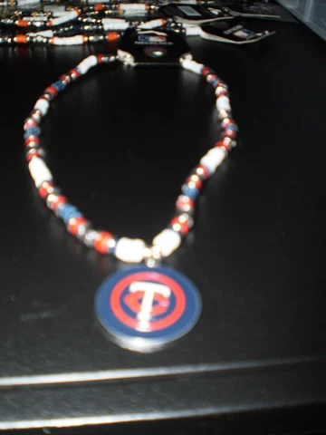 MLB Minnesota Twins Shell Necklace  18 inches  New with Tags Free Shipping Cover