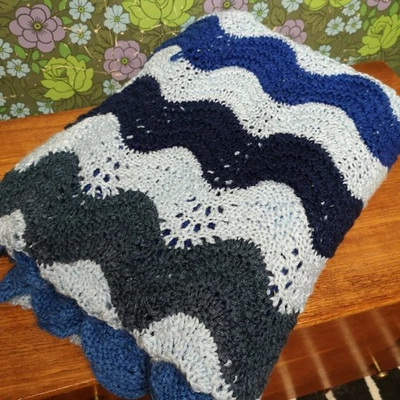 Blue Wavy Stripes Blanket Throw Single Bedspread Knitted - Image 1 of 4