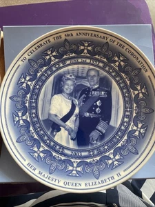 Wedgewood 50th Anniversary Celebration Coronation Plate Queen Elizebeth II - Picture 1 of 3