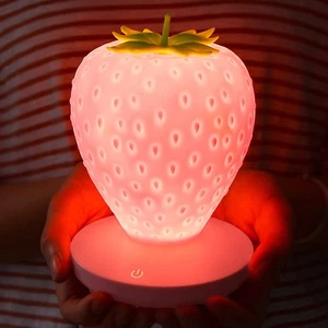Luz Nocturna Fresa, Lindas Luces Silicona Fresa Decoración Habitación Kawaii, EE. UU.... - Imagen 1 de 9