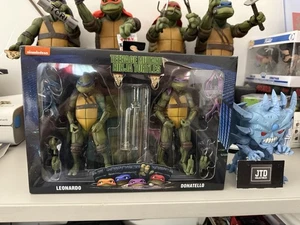NECA Teenage Mutant Ninja Turtles Walmart Exclusive Leonardo & Donatello 2 Pack - Picture 1 of 6