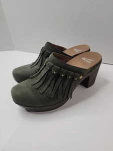 Dansko Damen Gr. 39 Pantolette taupe grün Deni Clog Nubukleder Fransen - Bild 1 von 19