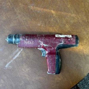 Uniset XL300 Pulverbetätigtes Befestigungswerkzeug UNVOLLSTÄNDIG, FEHLENDER LAUF - Bild 1 von 8