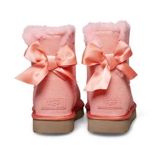 BOTAS DE MUJER UGG MINI BAILEY BOW SATINADO CÁSCARA DE GAMUZA ROSA PIEL DE OVEJA TALLA EE. UU. 5 NUEVAS - Imagen 1 de 6