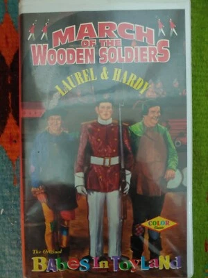 The March of the Wooden Soldiers VHS, Laurel & Hardy  Foto 1 de 3