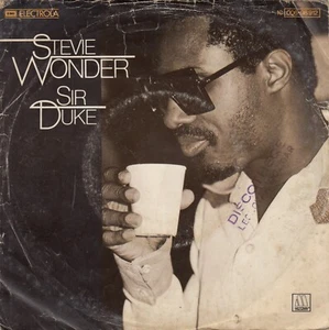 STEVIE WONDER SIR DUKE / HE S MISSTRA KNOW IT ALL 1977 RECORD ITALY 7" PS - Picture 1 of 4