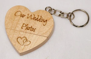 Heart Shape Wedding Photos USB Stick 16GB Memory Flash Drive Laser Engraved New - Afbeelding 1 van 4
