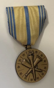 Spilla medaglia nastro alto 2,5” riserva forze armate guardia nazionale Stati Uniti - Foto 1 di 6