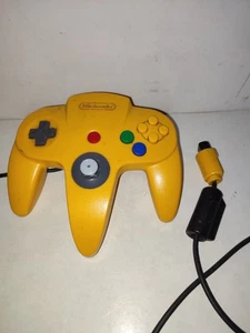 MANETTE NINTENDO 64 N64  JAUNE  OFFICIEL NUS 005 FONCTIONNE GAMEPAD YELLOW - Foto 1 di 6