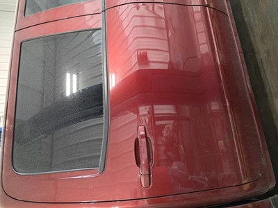 Conjunto de puerta trasera derecha usado lado trasero se adapta a: Chevrolet Silverado 1500 2016 pick Foto 1 de 4