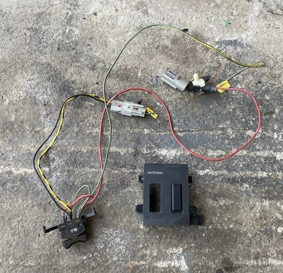 Interruptor de antena eléctrica Ford Thunderbird Turbo Coupé Mercury Cougar 1985-1988 Foto 1 de 2