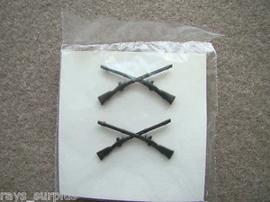 U.S. Army Infantry Branch Insignia Pin Set, Vietnam Era, NEW - Picture 1 of 3