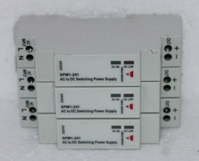 Lote de 3 fuentes de alimentación conmutadas de CA a CC CARLO GAVAZZI SPM1-241 24 VDC 10 W Foto 1 de 4
