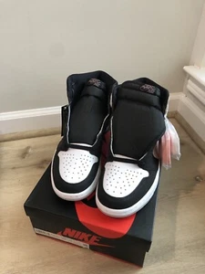 Size 10.5 - *NEW* Jordan 1 Retro OG High 555088 108 White/Bleached Coral/Black - Picture 1 of 8