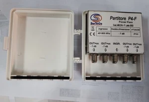Partitore / Divisore da Palo 4 Uscite Connettori F con Passaggio +CC - Foto 1 di 1