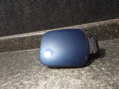 98-05 Volkswagen Beetle Fuel Filler Gas Tank Door Cap Blue Used OEM - Image 1 of 4