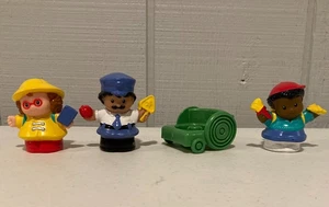 FISHER PRICE LITTLE PEOPLE lotto di 4 pezzi di figurine per SCHOOLBUS #77873 #77986 - Foto 1 di 6