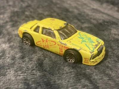 Литой желтый гоночный автомобиль Hot Wheels No97 Morey Buick Stocker масштаб 1:64 отдельно - Изображение 1 из 4