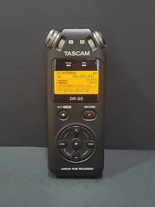 Tascam DR-05 Registratore portatile audio digitale stereo portatile (COSÌ COM'È) - Foto 1 di 6
