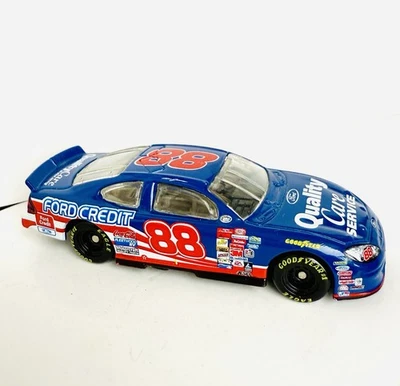 Dale Jarrett #88 Quality Care Ford Credit 1998 Ford Taurus 1:64 Action NASCAR - Imagem 1 de 4