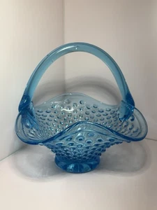 Vintage - ¿VIDRIO INDIANA? - Cesta con volantes Hobnail azul de 7" con mango - Imagen 1 de 6