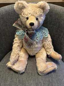 Jill Kenny Mohair Wolle Handarbeit Gelenk Teddybär - weiß mit türkis Spitze - Bild 1 von 6
