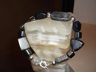 ЖЕНСКИЙ БРАСЛЕТ РУЧНОЙ РАБОТЫ ИЗ ГЕМАТИТА И КАМНЯ 9 1/2 ДЮЙМА - Изображение 1 из 4