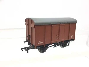 Bachmann 38-076C OO Gauge 12t SR Plywood Van BR B752593 - Picture 1 of 2