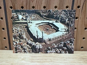 Vintage The Holy Mosque Mecca  Saudi Arabia Postcard Tag Art's Jeddah 3068 - Picture 1 of 3