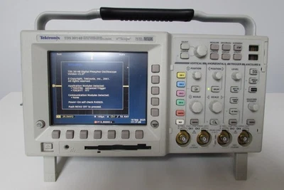 Osciloscopio Tektronix TDS3014B; DPO, 100 MHZ, 1,25 GS/SS, 4 CANALES, con 2 TTP0101 Foto 1 de 4