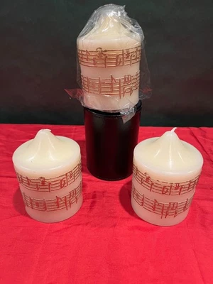 Juego de (3) Velas Pequeñas de Nota Musical Pilar Marfil - Escritura Dorada - NUEVAS Foto 1 de 4