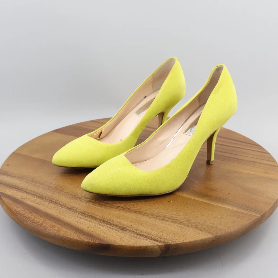 Salto amarelo neon I.N.C International Concepts tamanho 6.5 - Imagem 1 de 4