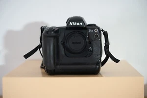 Nikon D1X 5.3MP Digital SLR Camera - Black (Body Only) - Picture 1 of 2