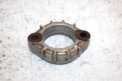 1990 Kawasaki Bayou 300 OEM braçadeira de suporte de tubo de escape 18069-1014 AK22 - Imagem 1 de 4