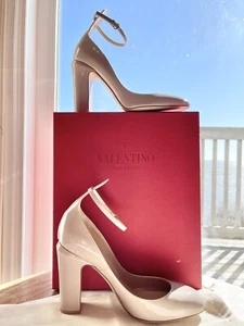 Valentino Garavani Tango Poudre/Beige Lackleder Knöchelriemen Blockabsatz 8,5M - Bild 1 von 16