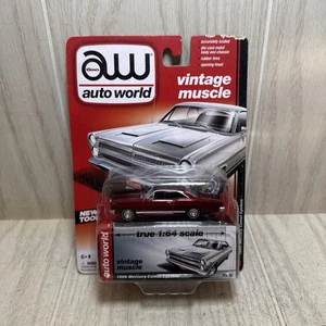 2013 AUTO WORLD VINTAGE MUSCLE 1966 MERCURY COMEET CYCLONE Ultra Red Chase - Foto 1 di 6