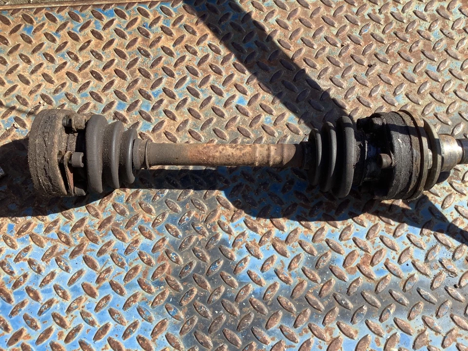 Eje BMW late e21, con pernos, media luna arandelas 1981 320i Foto 1 de 1