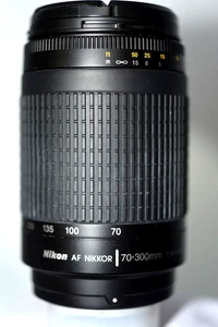 Lente zoom Nikon AF Nikkor 70-300 mm F/4-5,6 G. **MUY CASI COMO NUEVO**.ESTE ES EL INDICADO - Imagen 1 de 7