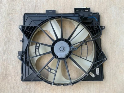 2009 凯迪拉克 CTS 3.6 升 V6 发动机冷却风扇组件 原始设备制造商 — 第 1/4 张图片