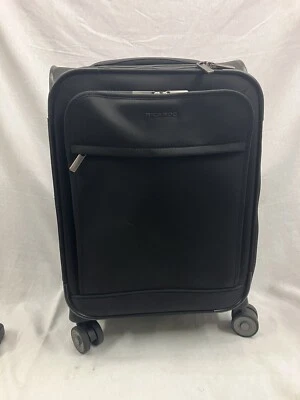 Maleta de equipaje Ricardo of Beverly Hills Big South giratoria de mano en negro Foto 1 de 4