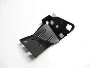 NUOVO&ORIG Maserati Levante M161 supporto destro RH mudguard reinforcement - Foto 1 di 2