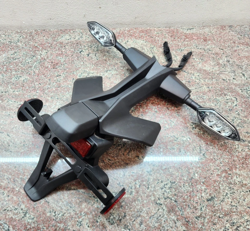 Guardabarros trasero trasero Yamaha YZF-R1 2015-2023 con señales de giro OEM 2CR-2162R-00 Foto 1 de 4