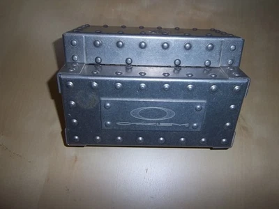 Gafas de sol Oakley Metal X Vault Estuche Caja De colección Raro 1995 Aluminio 6x3x2 Foto 1 de 2