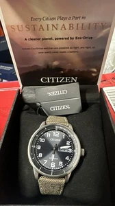 ⚡️Orologio Citizen BM8590-28E Eco-Drive Weekender Analogico Nylon Verde, 42mm - Foto 1 di 4