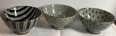 MT831 Set Of 3 Vintage Miya Rice Bowls Black/Gray Glazed Pattern Porcelain Japan - Image 1 of 4